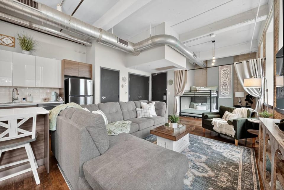 Haven 326 2bd Loft Sleeps 10 Free Parking Apartment in Dallas