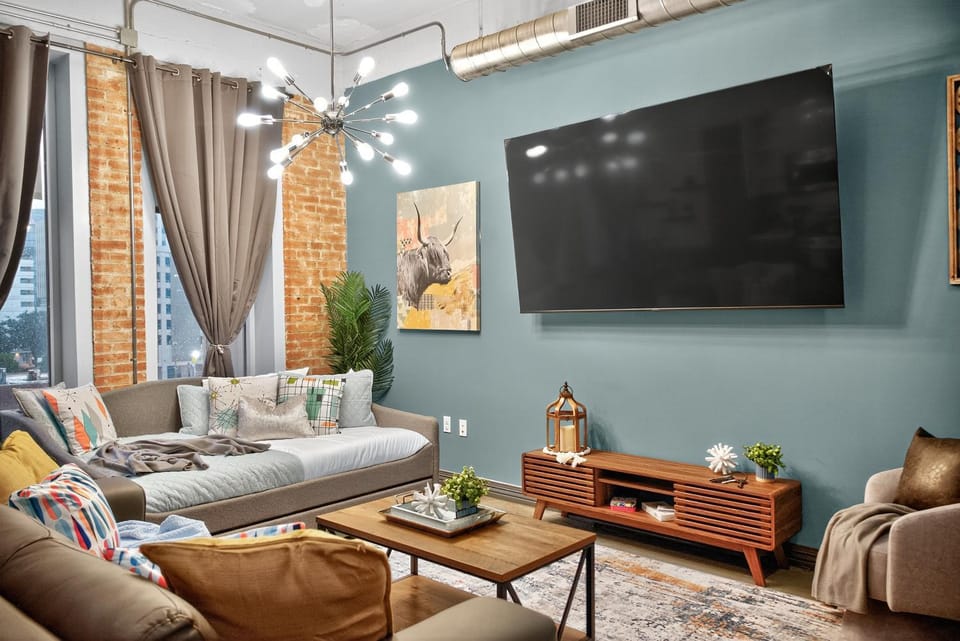 Designer Loft 412 Sleeps 8 Dt Free Parking Apartment in Dallas