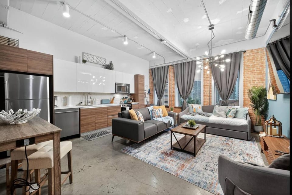 Designer Loft 412 Sleeps 8 Dt Free Parking Apartment in Dallas
