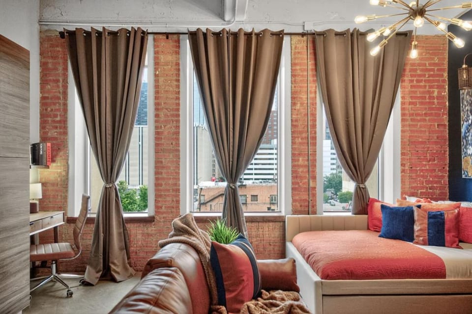 Designer Loft 512 Sleeps 8 Dt Free Parking Apartment in Dallas