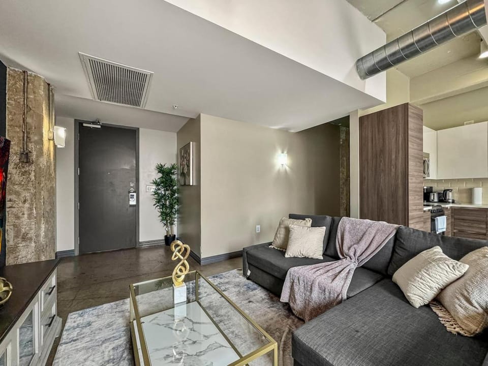 Comfy 605 3bd Sleeps 14 Free Parking Apartment in Dallas