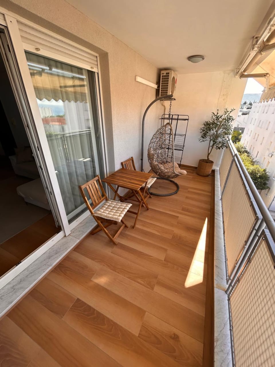 View (from property/room), Balcony/Terrace, Seating area, sunbed