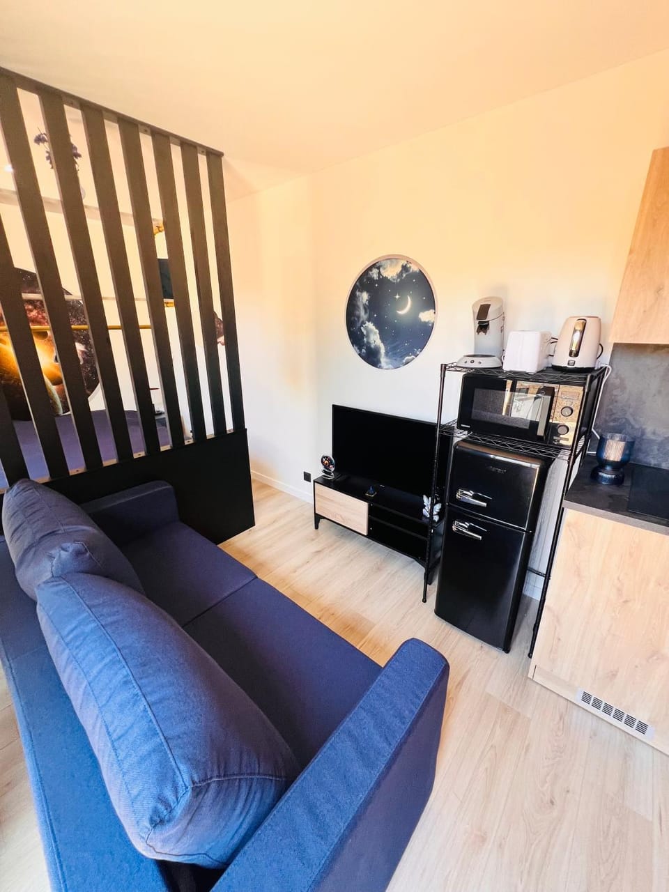 TV and multimedia, Seating area