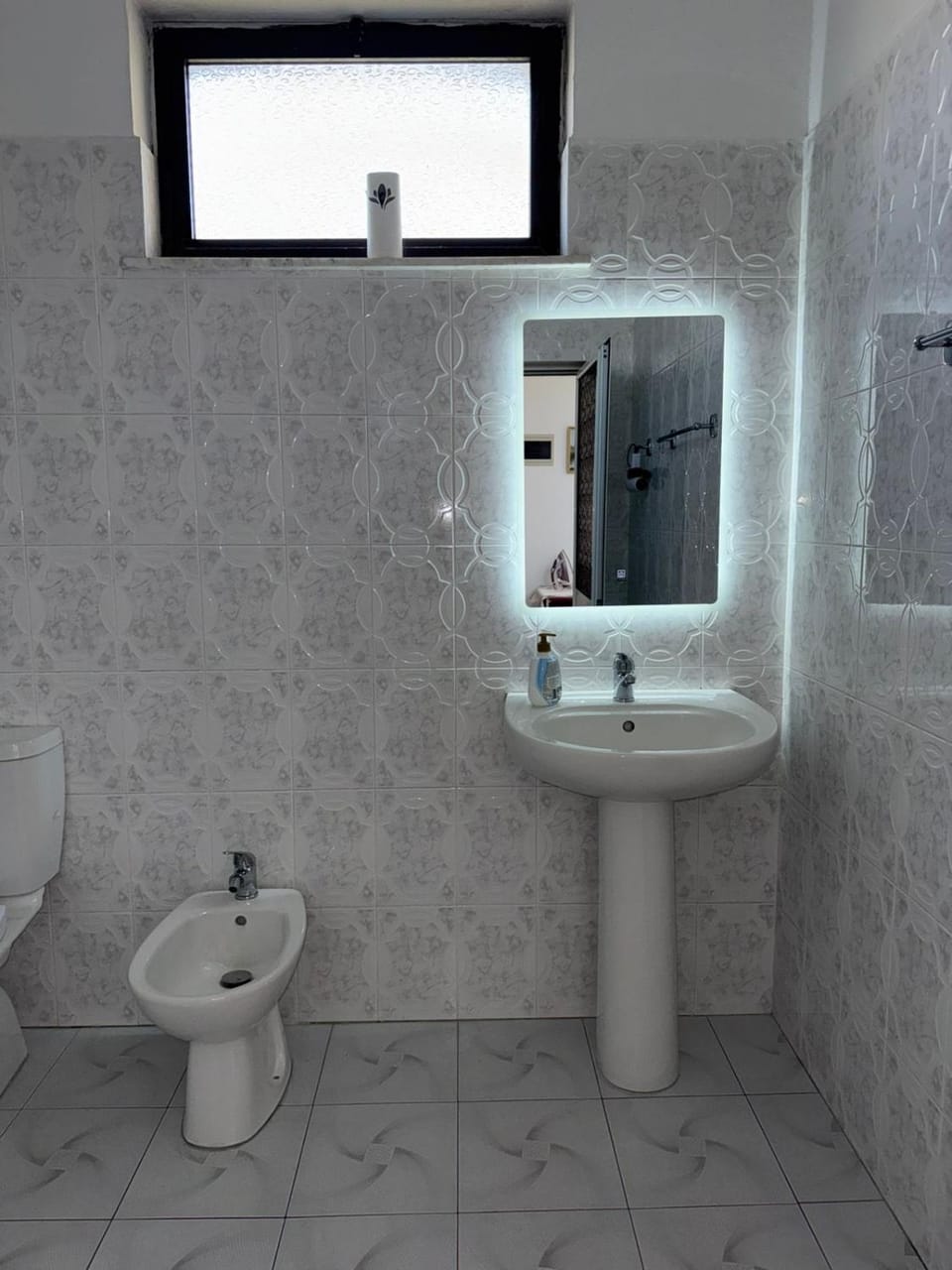 Shower, Toilet, bidet