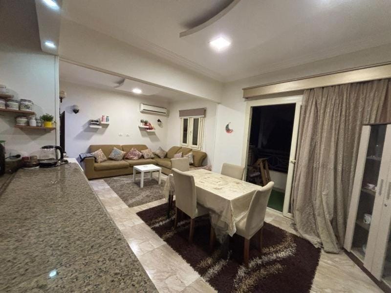 شقه فندقيه مفروشه للايجار فى كمبوند روضه زايد مدد طويله وقصيره Apartment in Egypt