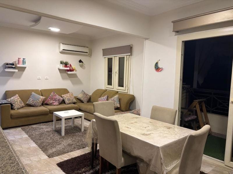 شقه فندقيه مفروشه للايجار فى كمبوند روضه زايد مدد طويله وقصيره Apartment in Egypt