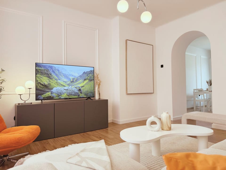 TV and multimedia, Living room, Seating area