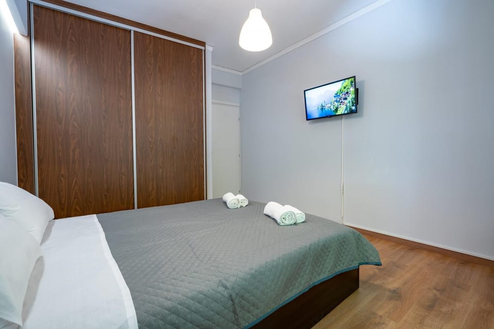 Minimal Frame by ΜΡS Apartment in Kallithea