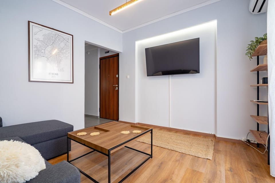 Minimal Frame by ΜΡS Apartment in Kallithea