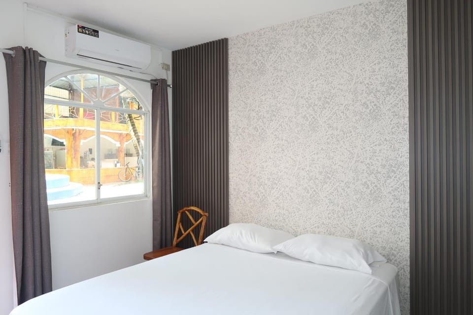 ECUADOR Hotel Pedernales MrRobert Hotel in Manabí Province