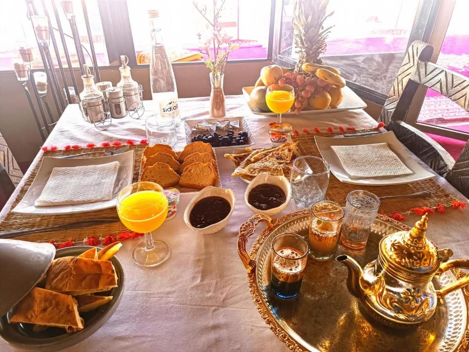Food and drinks, Food, Breakfast, Continental breakfast