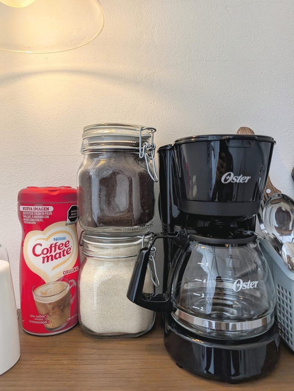 Coffee/tea facilities, Food and drinks