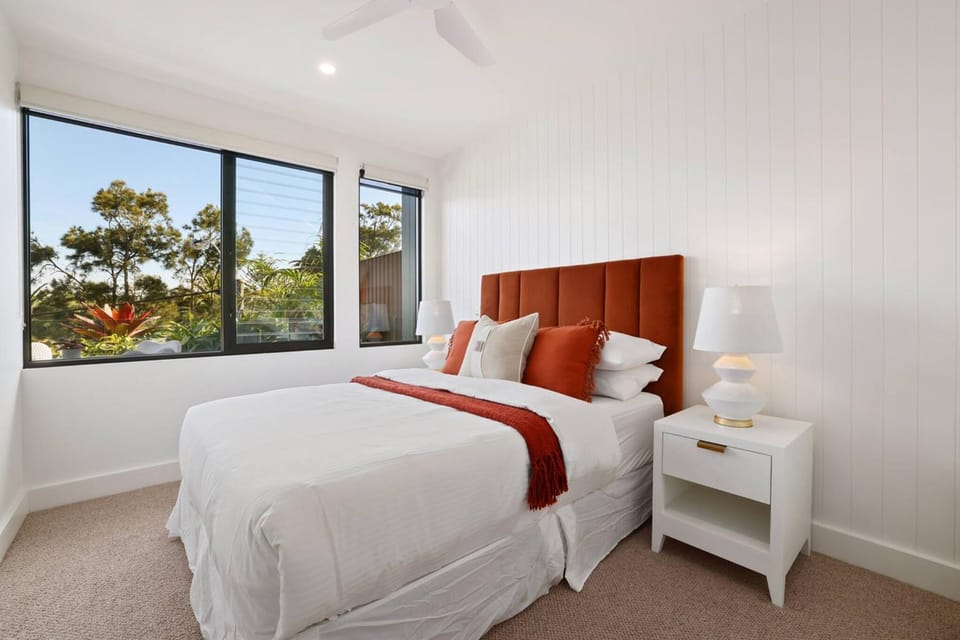 View (from property/room), Bedroom, Landmark view