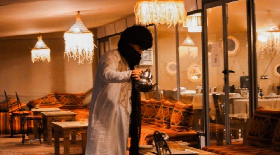 Restaurant/places to eat, Night