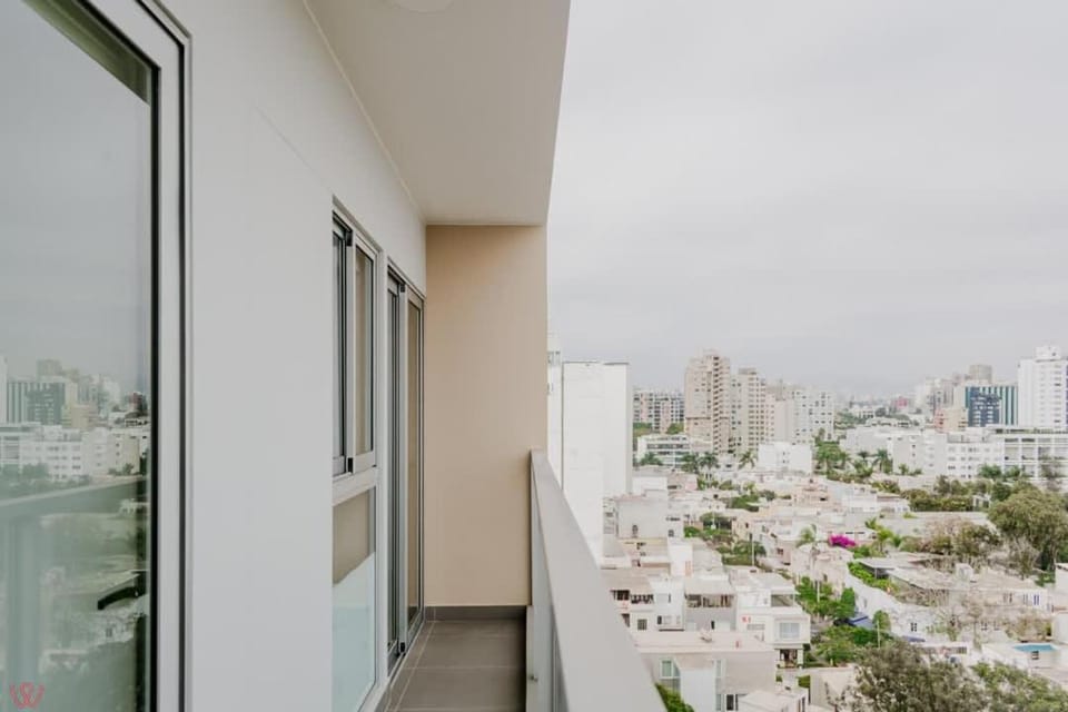 Polished 2BR with Balcony in San Isidro Apartment in San Isidro