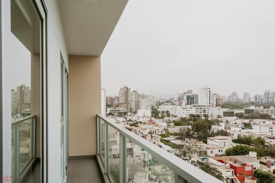 Polished 2BR with Balcony in San Isidro Apartment in San Isidro