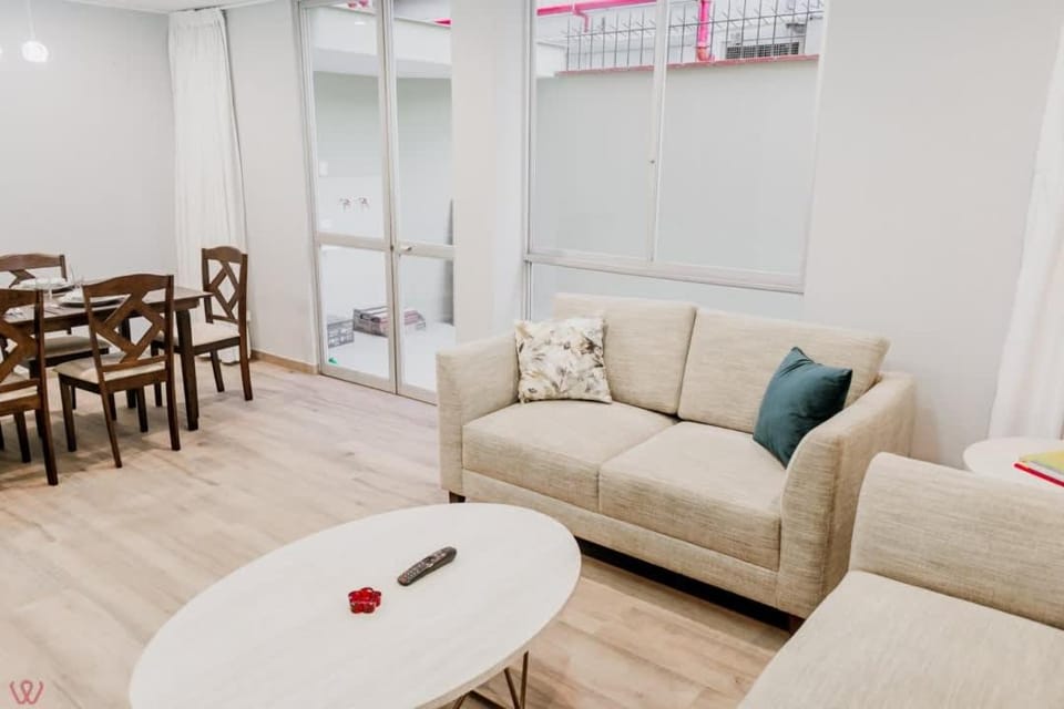 3BR with Bright Style for 6 in San Borja House in San Borja