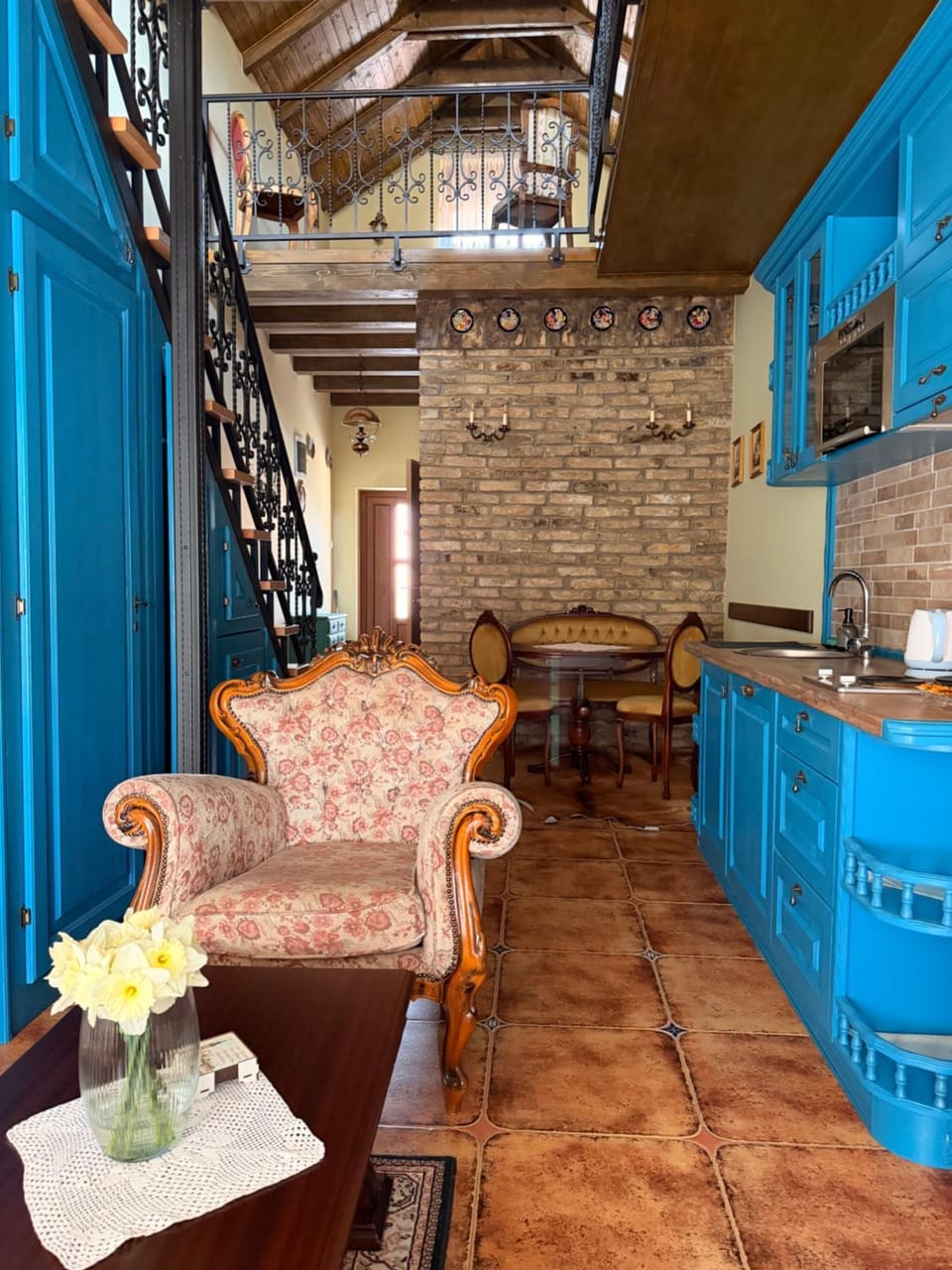 Living room, Seating area