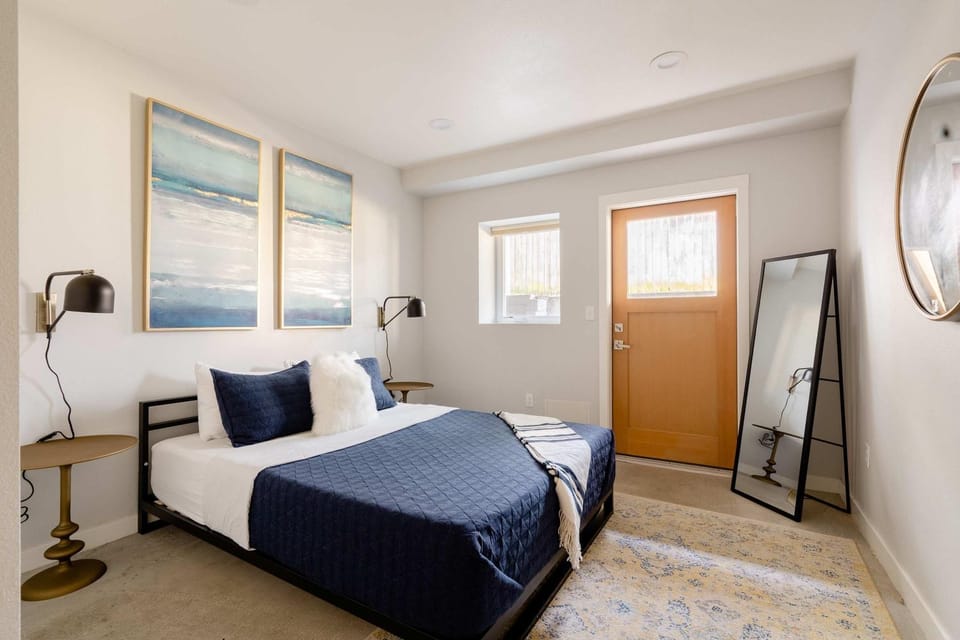 2BR Bohemian Oasis - Food & Craft Beer Lovers Apartment in Portland