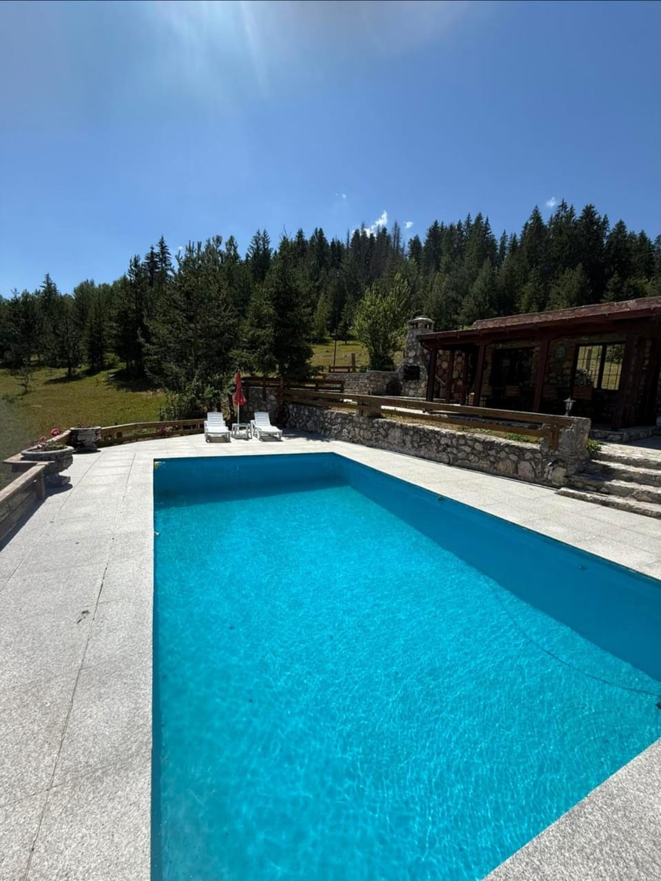 Swimming pool, sunbed