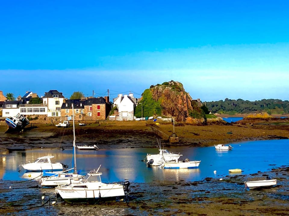 Nearby landmark, Natural landscape, Sea view