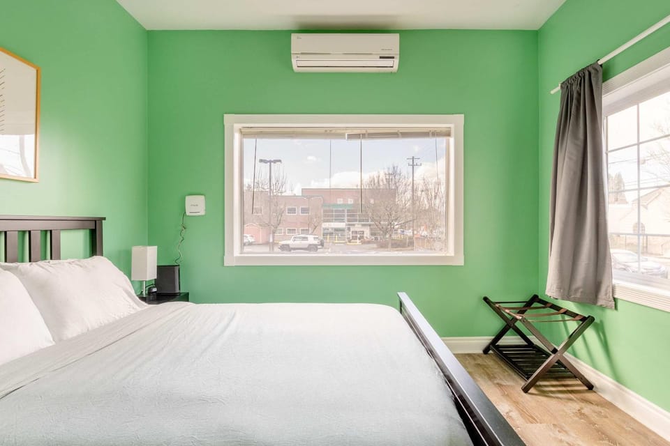 Remodeled 2BR - Walk to Coffee Bars & More House in Portland