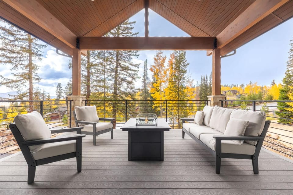 Wanderlust House in Fraser