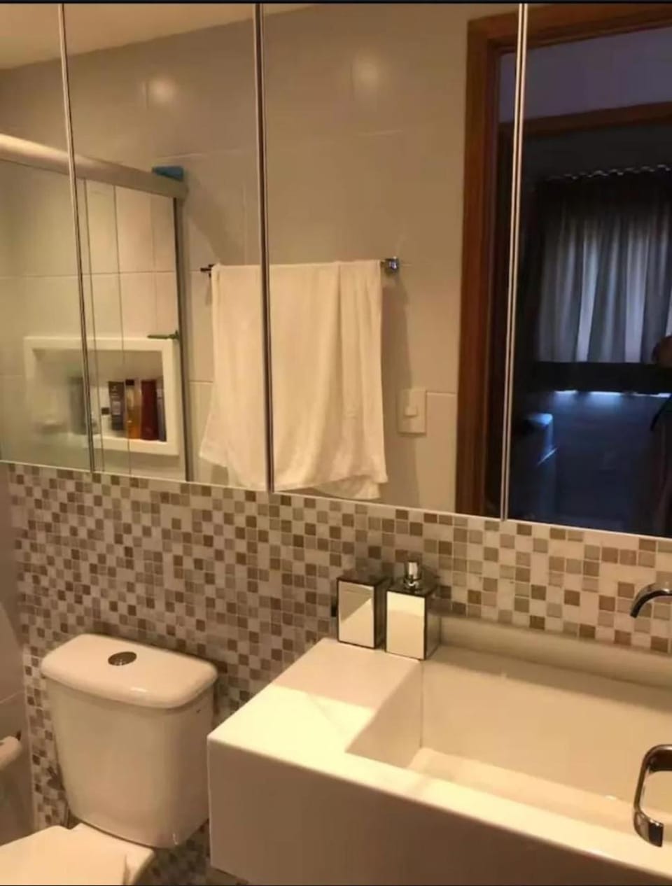 Toilet, Bathroom, towels