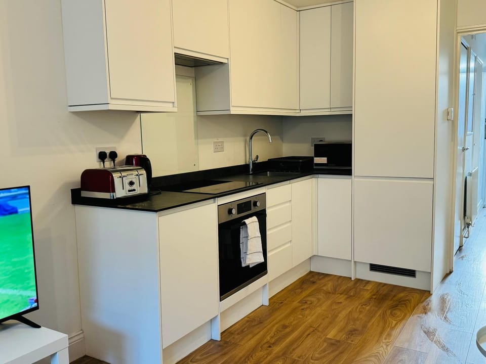 Two Bedroom Flat for Six Guests Apartment in London