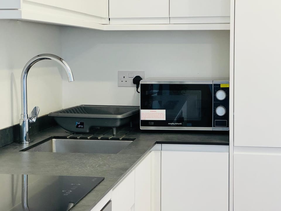 Two Bedroom Flat for Six Guests Apartment in London