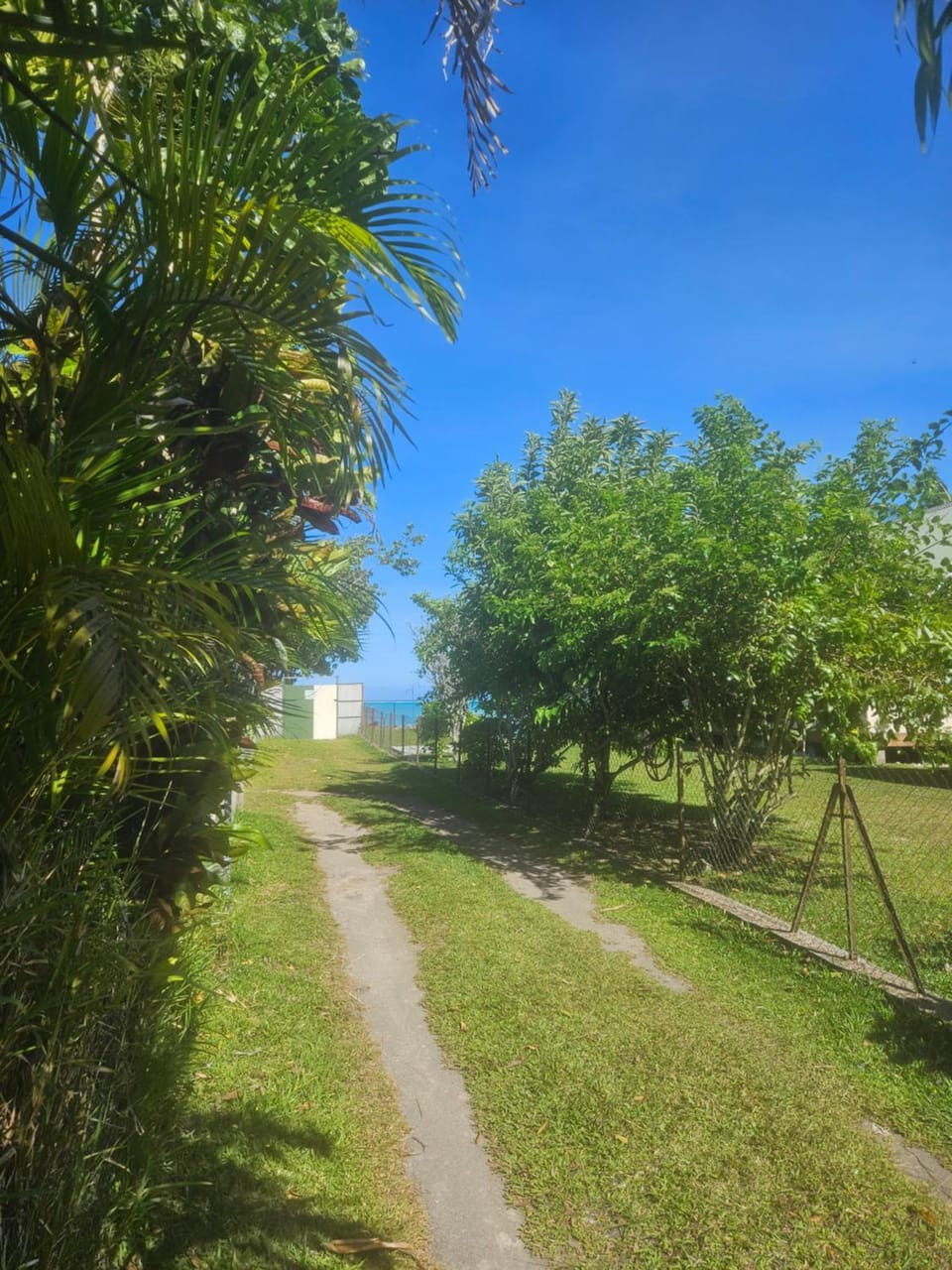 Bungalow paradisiaque en bord de lagon Fare Ananda Bed and Breakfast in Moorea-Maiao