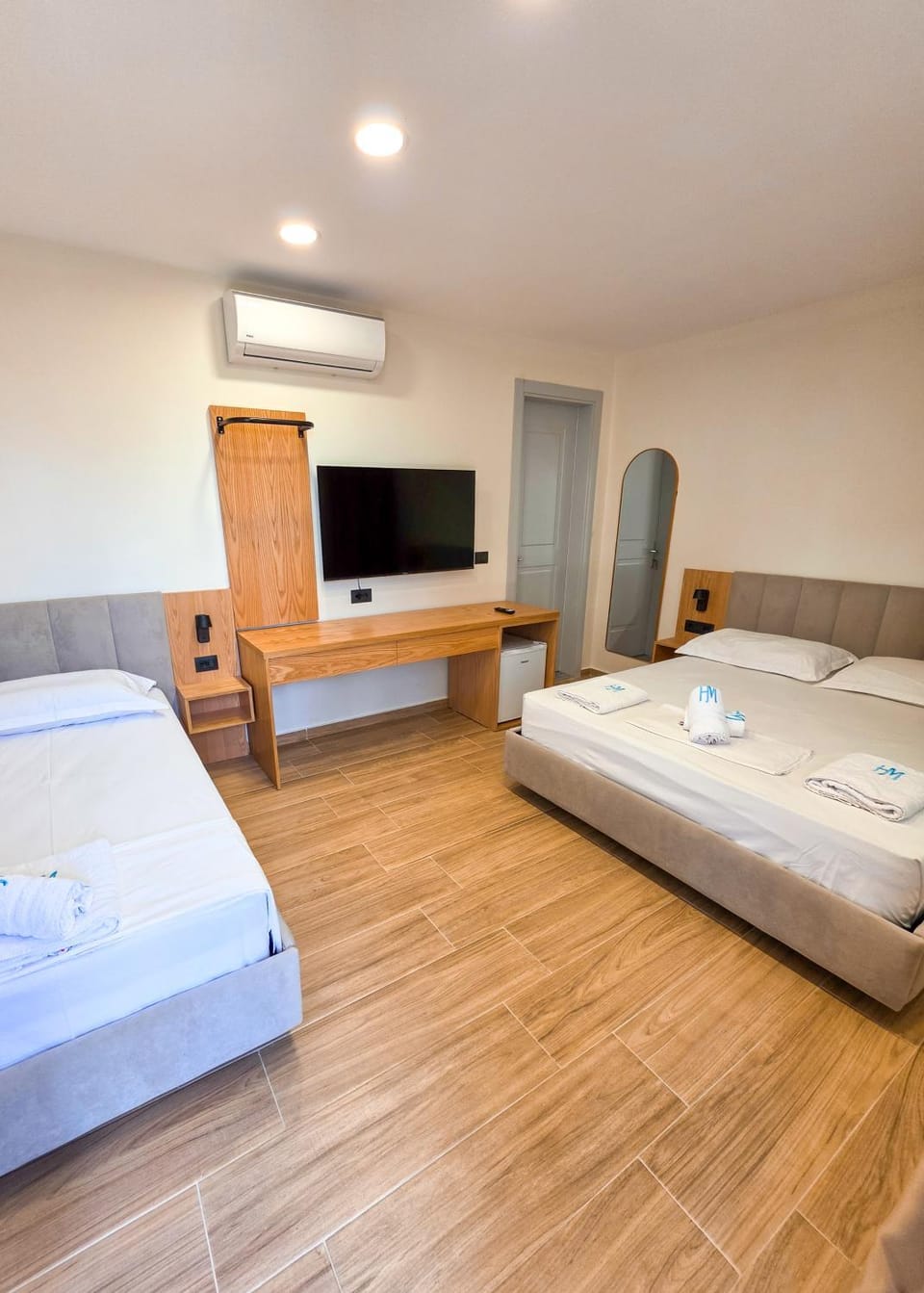 Bed, Photo of the whole room