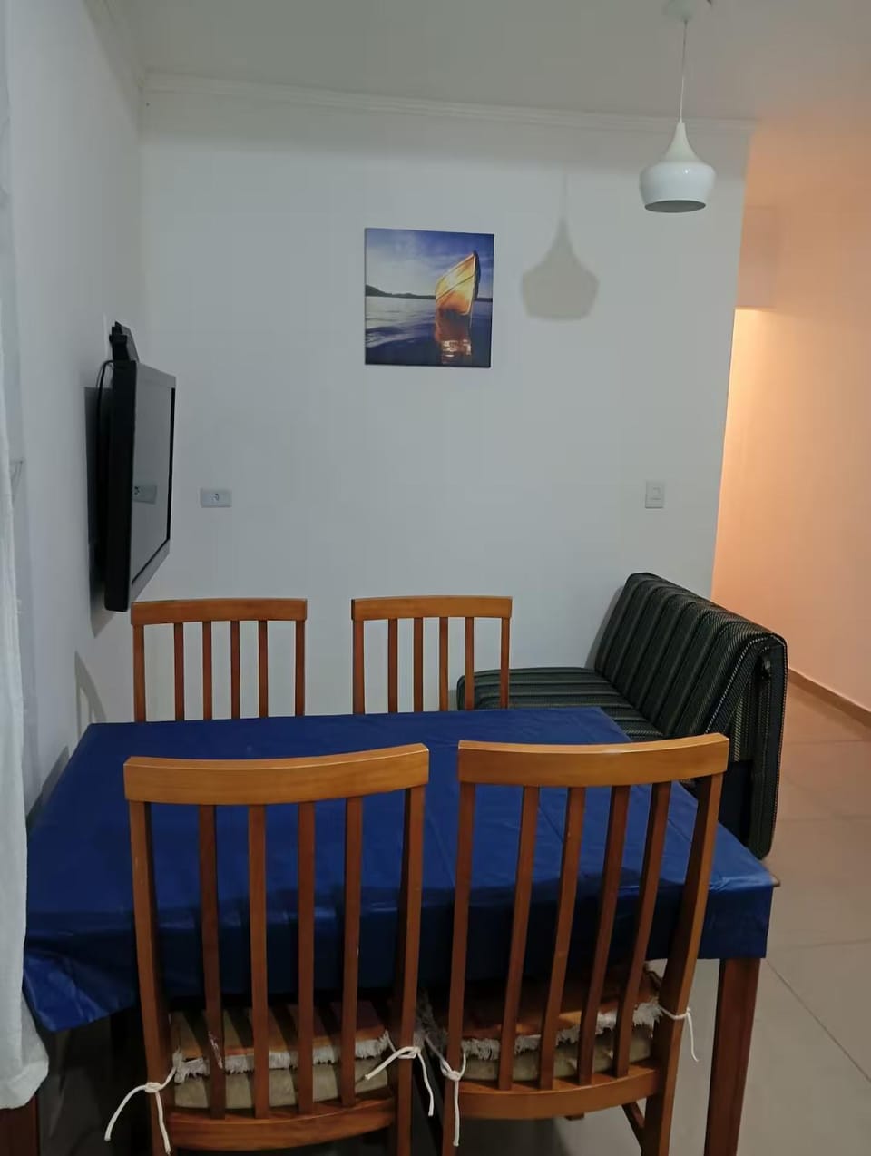TV and multimedia, Seating area, Dining area