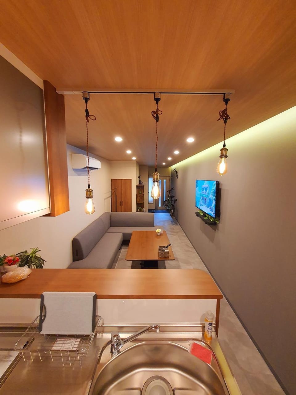 TV and multimedia, Living room, Seating area, Dining area, Evening entertainment