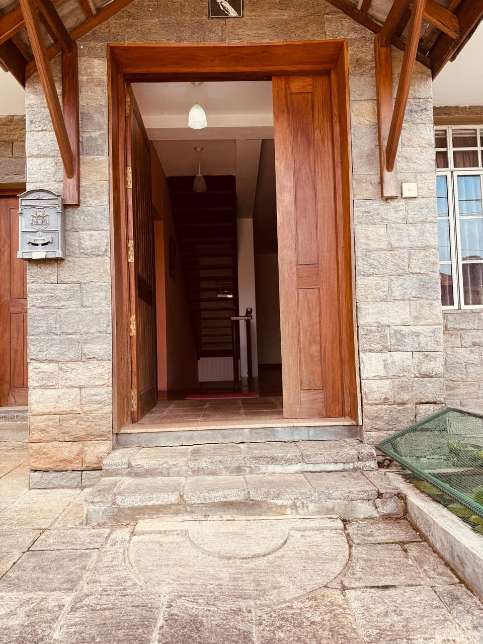 Facade/entrance