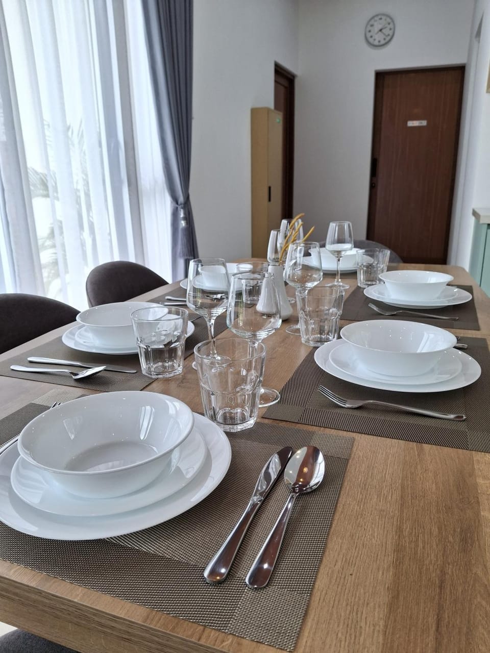 Food and drinks, Dining area, Food