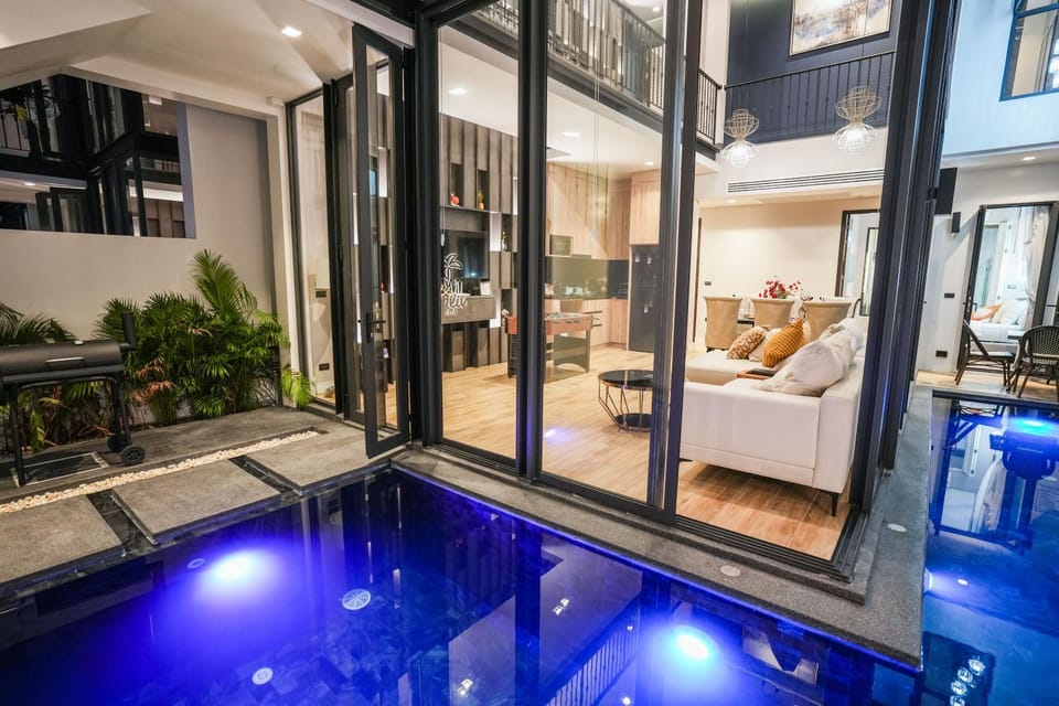 Living room, Pool view, Swimming pool