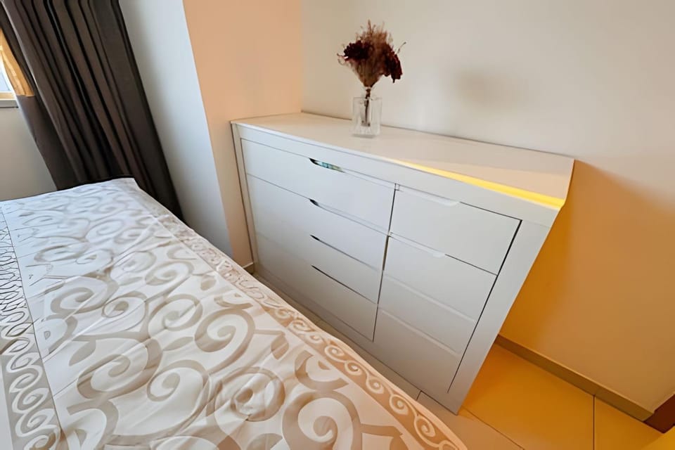 Bedroom, wardrobe