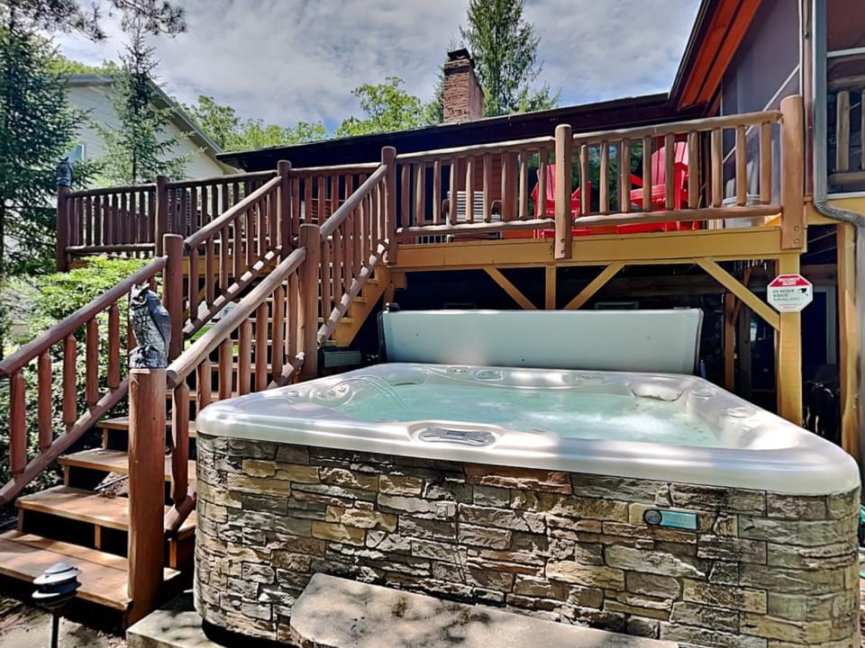 Crows Point Lakehouse House in Deep Creek Lake