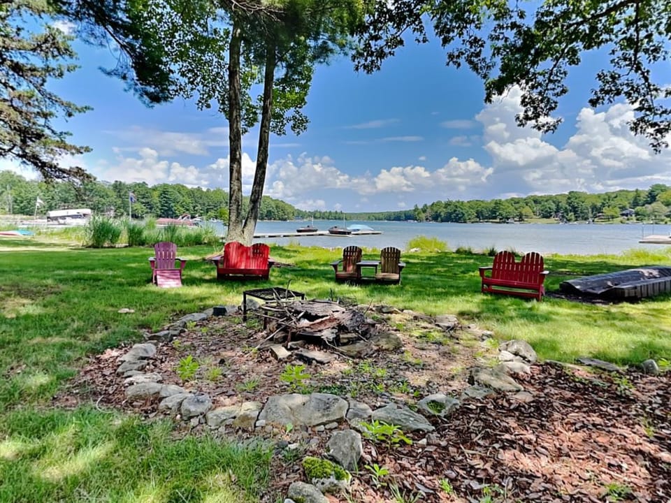 Crows Point Lakehouse House in Deep Creek Lake