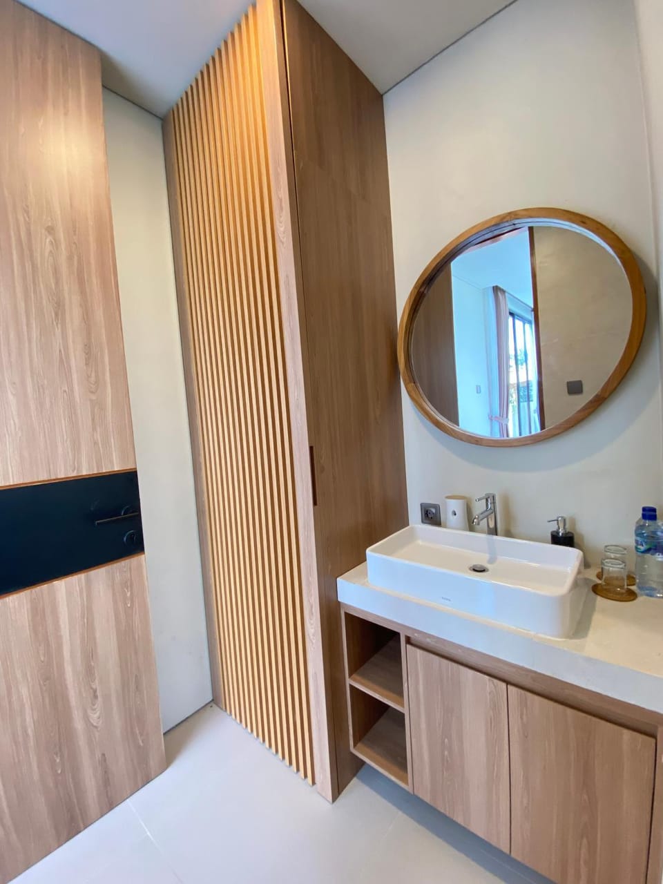 Bathroom, wardrobe