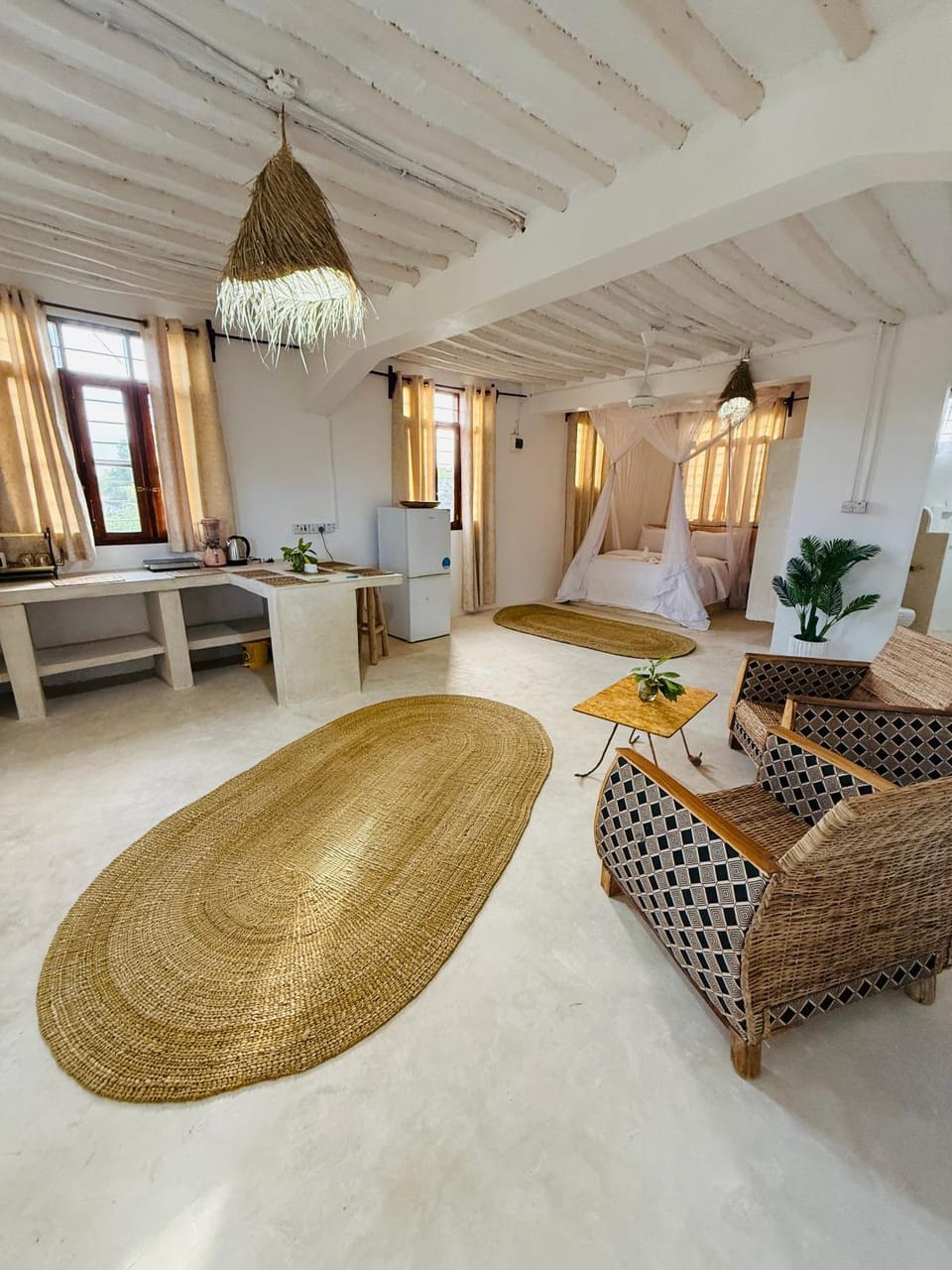 Kitchen or kitchenette, Photo of the whole room, Seating area