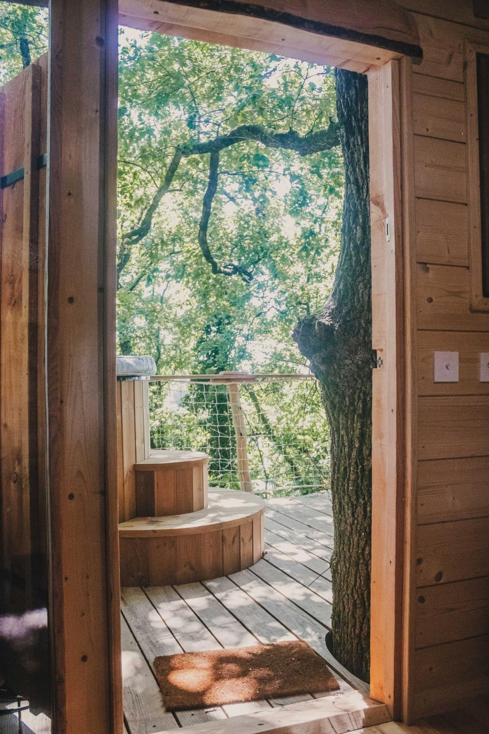 La Cabanoun, cabane perchée vue lac Luxury tent in Nouvelle-Aquitaine