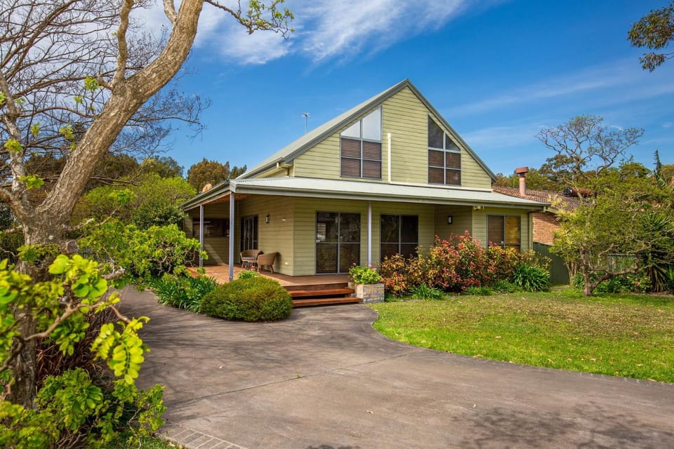 Pax & Coral - Pet Friendly House with Spa House in Culburra Beach