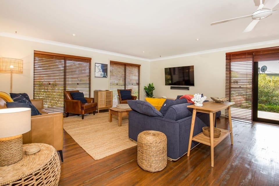 Pax & Coral - Pet Friendly House with Spa House in Culburra Beach