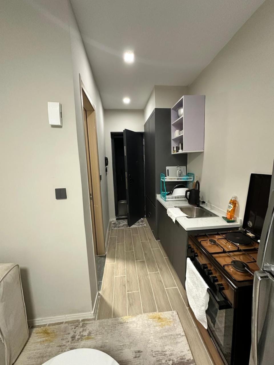 Kitchen or kitchenette, oven, stove