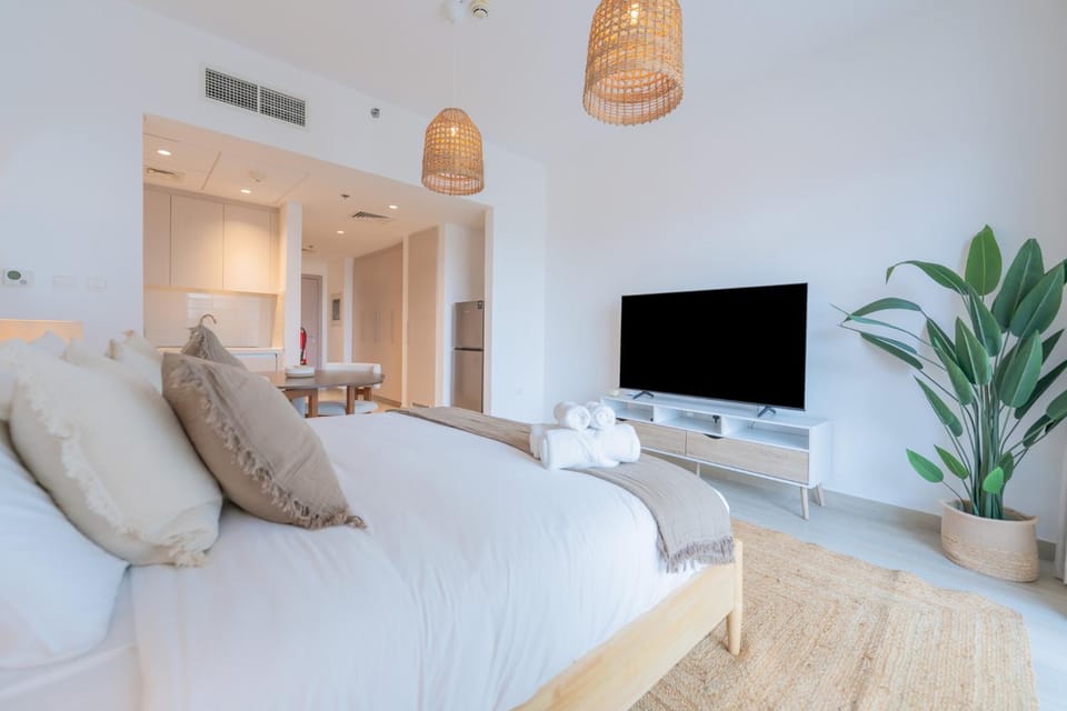 Bed, TV and multimedia, Photo of the whole room