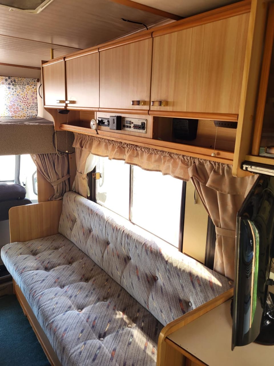 Nostalginen asuntoauto majoitus Campground/ 
RV Resort in Uusimaa