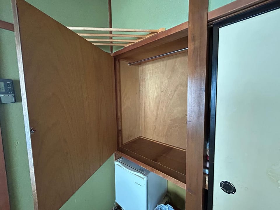 Photo of the whole room, wardrobe