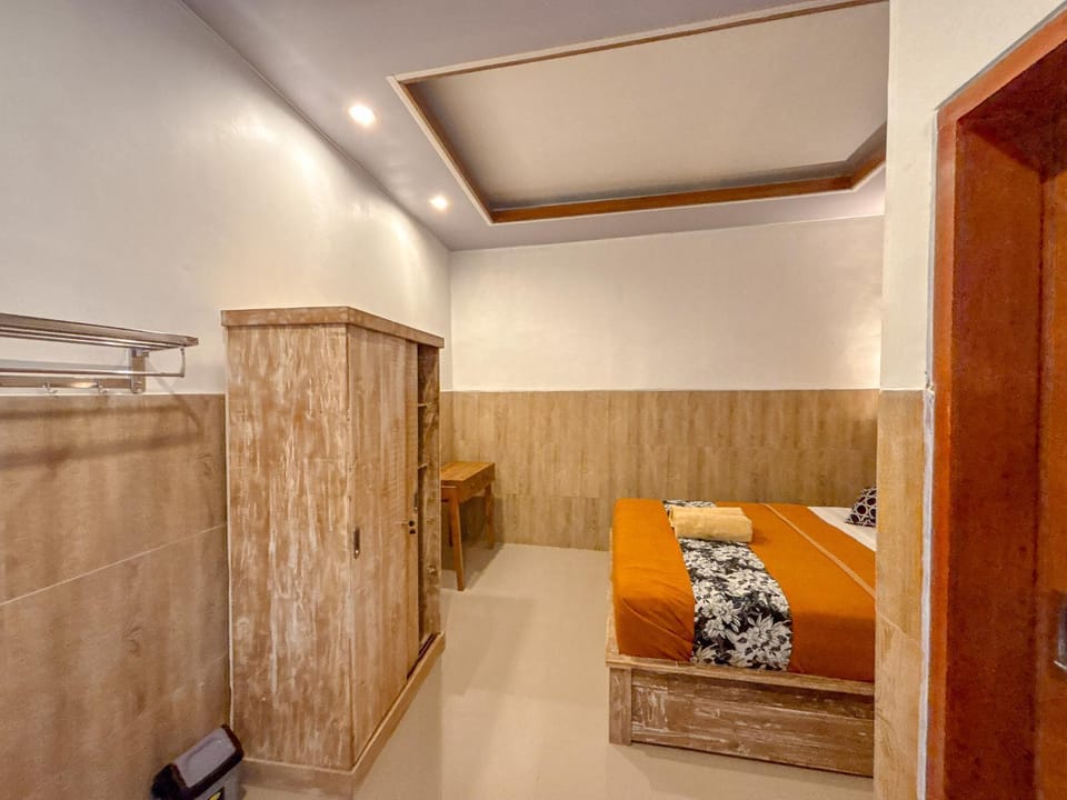 Bed, Photo of the whole room, Bedroom, towels, wardrobe